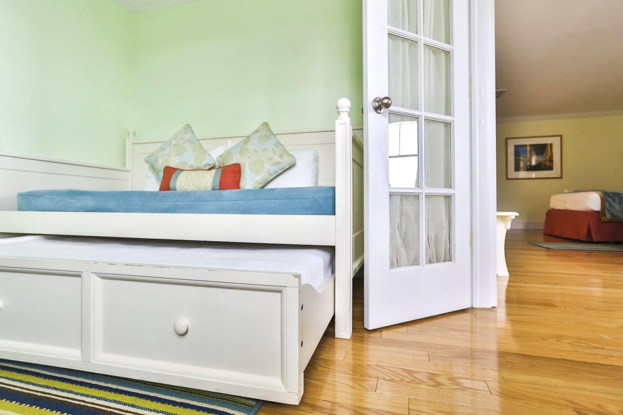 Mansion House Inn Vineyard Haven Exteriör bild